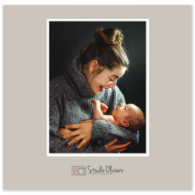 Sessioni Fotografiche Newborn Neonato Con Mamma In Studio